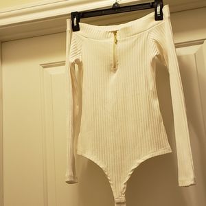 Long sleeve Bodysuit off the shoulders style